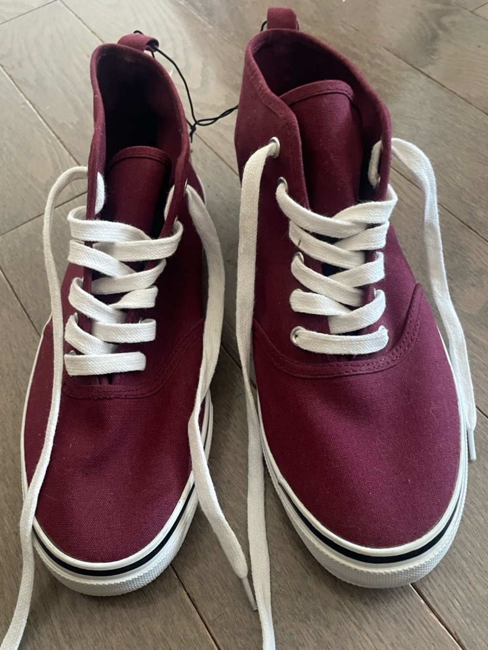 High Top Canvas Sneakers • Size 8 - Picture 5 of 12